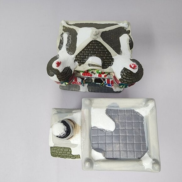 Cobblestone Corners & Wellington Square Set Of 2 Christmas Village Houses - Picture 5 of 11